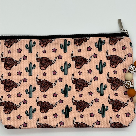 Highland Cow Zipper Pouch & Bag Charm  Keychain Gift Set New in Packaging - Picture 3 of 6